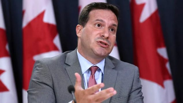 وزير الهجرة الكندي ماركو منديتشينو يرأس البعثة الكنديّة إلى منتدى اللاجئين العالمي الأوّل في جنيف/Justin Tang/PC