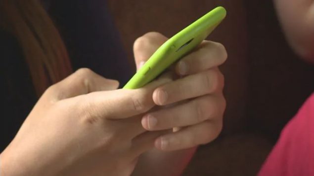 وفقًا لتقرير صدر عام 2019 عن المجلس الكندي للبث الإذاعي والاتصالات (CRTC)، فإن تكاليف خدمة الهاتف المحمول في كندا قد انخفضت بالفعل بنسبة 28٪ في المتوسط ​​من 2016 إلى 2018 - CBC