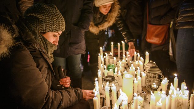 تحطمت طائرة البوينغ 800-737 التابعة لشركة الخطوط الجوية الدولية الأوكرانية  يوم الأربعاء الماضي بالقرب من طهران بعد إطلاق صاروخ عليها. وكان تقلّ 176 شخصًا من بينهم 57 مواطنا كنديًّا - The Canadian Press / Andrej Ivanov