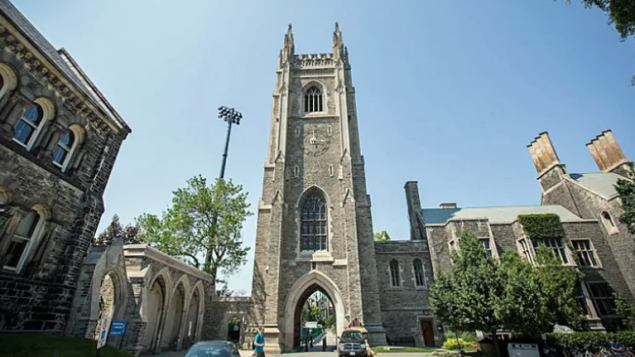 جامعة تورونتو واحدة من بين الجامعات العريقة في كندا التي تستقطب عددا كبيرا من الطلّاب العرب والأجانب/Evan Mitsui/CBC/هيئة الاذاعة الكنديّة