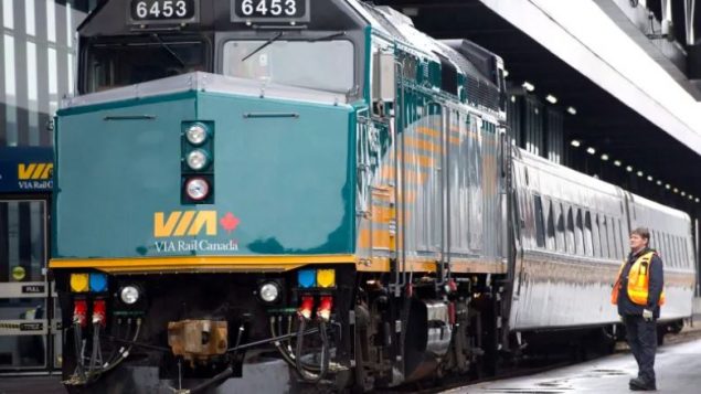 مؤسّسة فيا ريل للسكك الحديديّة أعلنت استئناف رحلاتها جزئيّا في عدد من أنحاء البلاد/Adrian Wyld/CP