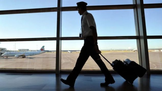 تم تخفيض برنامج رحلات الجوية الكندية  من "85 إلى 90٪" لا سيما مع وقف الرحلات الدولية -Todd Korol / Reuters