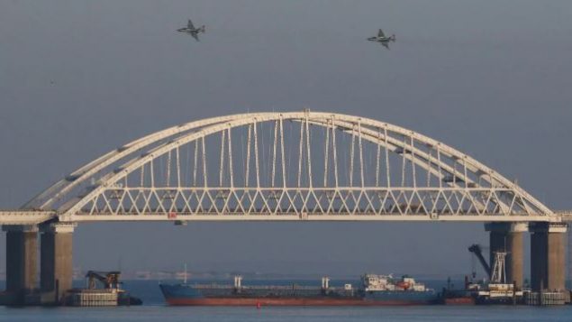 ضمّت روسيا شبه جزيرة القرم في 18 مارس آذار 2014 - Pavel Rebrov / Reuters