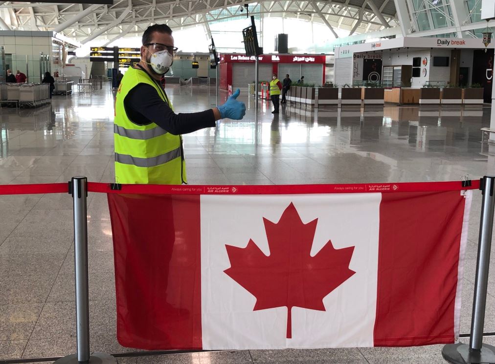 مطار الجزائر الدولي اليوم، حيث أقلعت طائرة الرحلة الرابعة للخطوط الجوية الكندية التي أُجلي على متنها المواطنون الكنديون العالقون في الجزائر - Twitter / @CanadaAlgeria