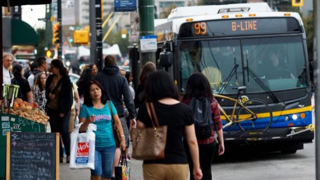 منذ بداية الجائحة، انخفض عدد الركاب بنسبة 80 ٪ في وسائل النقل العام في فانكوفر الكبرى - Peter Scobie / CBC