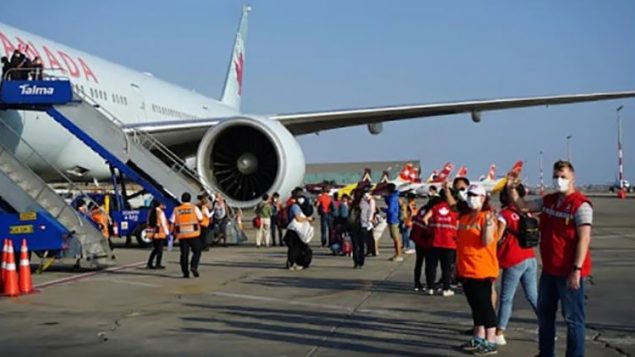 طائرة الخطوط الجوية الكندية أجلت 400 كندي من بيرو يوم 4 أبريل نيسان 2020 - Michael Melymic/Courtesy