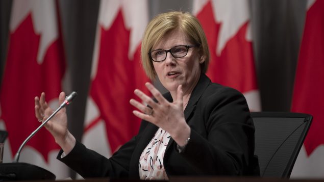 كارلا كوالترو، وزيرة العمل في كندا - The Canadian Press / Adrian Wyld