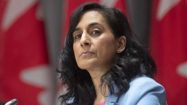 أنيتا أناند، وزيرة الخدمات العامة والمشتريات في كندا - Adrian Wyld / The Canadian Press