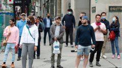 قالت ‏ جينفياف غيلبو ‏ وزيرة السلامة العامة ونائبة رئيس حكومة كيبيك إن المخالفين سيواجهون على الأرجح غرامات تتراوح بين 400 دولار إلى 6000 دولار - The Canadian Press / Ryan Remiorz