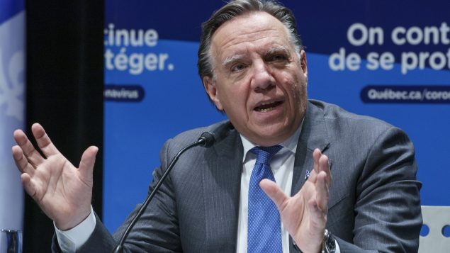 قال فرانسوا لوغو، رئيس حكومة كيبيك، إنّ السيناريو المختار ينطوي على "مخاطر معينة" لكنه أضاف أن "الأسرة مهمة للغاية" ويجعله هذا يتحاشى منع التجمعات في وقت مثل عيد الميلاد - The Canadian Press / Paul Chiasson
