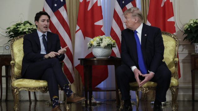 قبل الانتخابات، أوضح جوستان ترودو، رئيس الحكومة الكندية، أنّ العلاقات مع الولايات المتحدة " لم تكن سهلة في السنوات ‏الأربع الأخيرة" في عهد دونالد ترامب – (لقاء بين الرجلين خلال قمة الناتو في لندن في بريطانيا في 3 ديسمبر كانون الأول ‏‏2019) - ‏AP Photo ‎‏/ ‏Evan Vucci