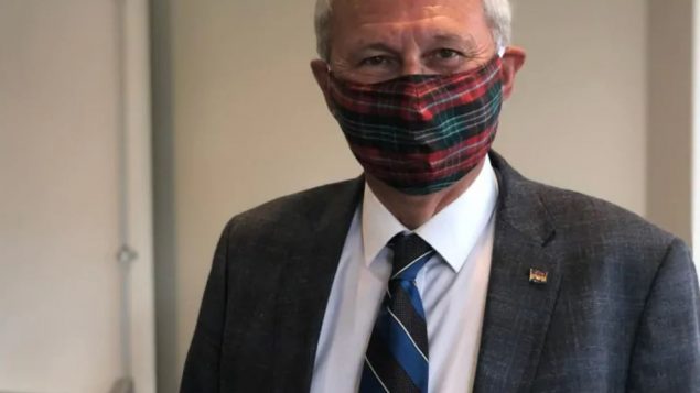 رئيس الحكومة بلين هيغز فرض ارتداء الكمامة في الأماكن العامّة المقفلة/Gary Moore/CBC NB