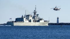 الفرقاطة هاليفاكس واحدة من بين 12 فرقاطة تريد كندا استبدالها بسفن حربيّة من طراز حديث/Andrew Vaughan/CP