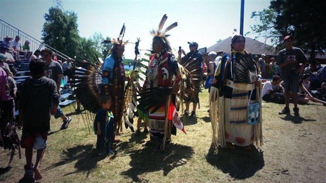 pow-wow_sn635