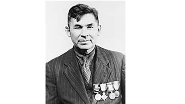 Francis Pegahmagabow in 1945 while attending a conference in Ottawa where the National Indian Government was formed. © wiki commons