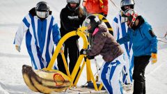 Sleds are usually "themed" and teams sport uniforms as in the case of the "Bananas in Pyjamas" from the University of Alberta in 2010 (U alberta)