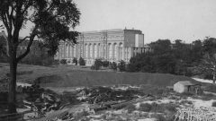 The ROM upon completion in 1912. Bloor Str is to the left. The area around has since become massively built up as the centre of Canada's largest city. (Toronto ARchives fonds 1244) CLICK to ENLARGE