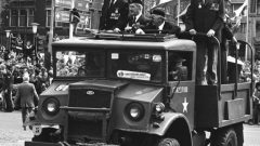 Canadian veterans ride in the back of a Canadian designed and built 15cwt cargo truck during celebrations in Amsterdam May 5, 2005. (photo- Netherlands Archives) CLICK to ENLARGE