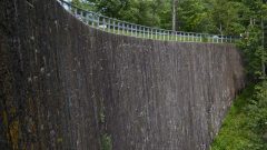 One of the many amazing engineering feats is the reverse keystone dam at Jones Falls which hold back about a 21 metre height of water. No mortar or cement was used in this dam. The blocks were set in a giant arch, with the pressure of the water behind the dam pushing the perfectly-dressed blocks together, like an arch used in building structures. (photo- Dennis Nazarenko- Wiki) CLICK to enlarge