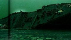 image of the RMS Empress of Ireland sitting some 40 metres deep in the fast moving St Lawrence currents. many ritifacts have been recovered by divers both legally and illegally. (photo-SRC archives) CLICK to enlarge