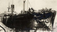 The fully laden collier Storstad  was riding low ine water. Designed to cut through Norwegian ice, its bow was sharp and reinforced, slicing easily into the side of the Empress and several metres below the water line. At the same time it sustained repairable damage to its bow, and mostly above its own water line where it was less rein-forced. (photo-W5-archives) CLICK to enlarge