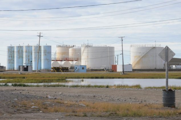 Diesel storage facility in the Hamlet of Arviat, Nunavut, Canada. (Peter Ewins / WWF-Canada)