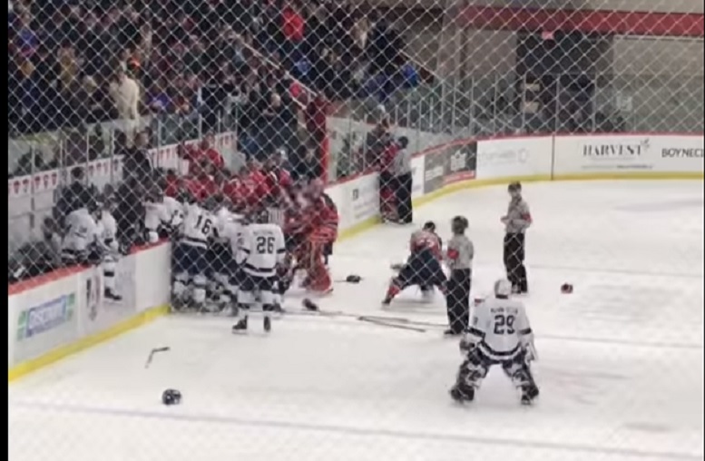 Hockey night at ‘the fights’ – RCI | English