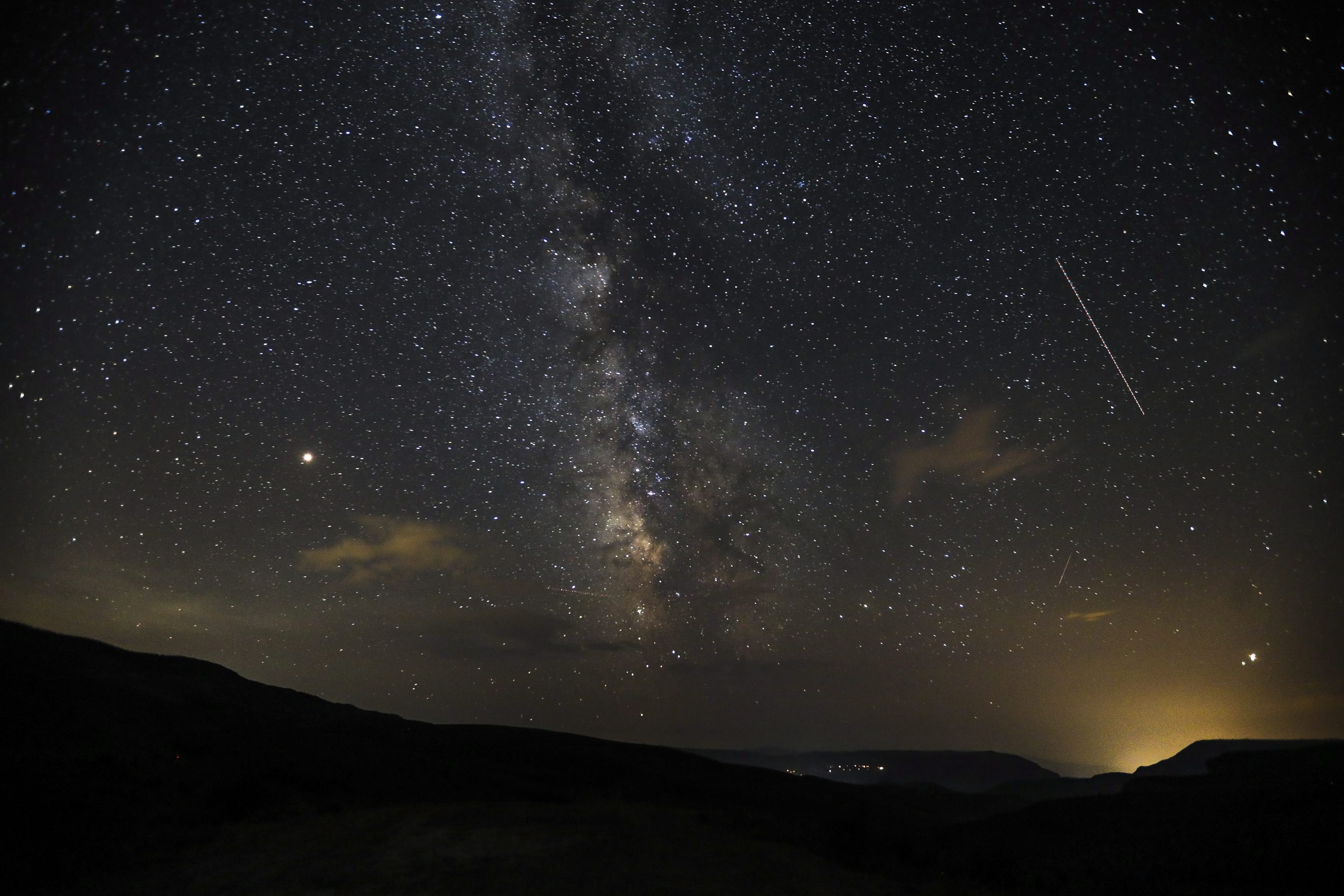 Meteor hunters are on the move to find Ontario fireball ...
