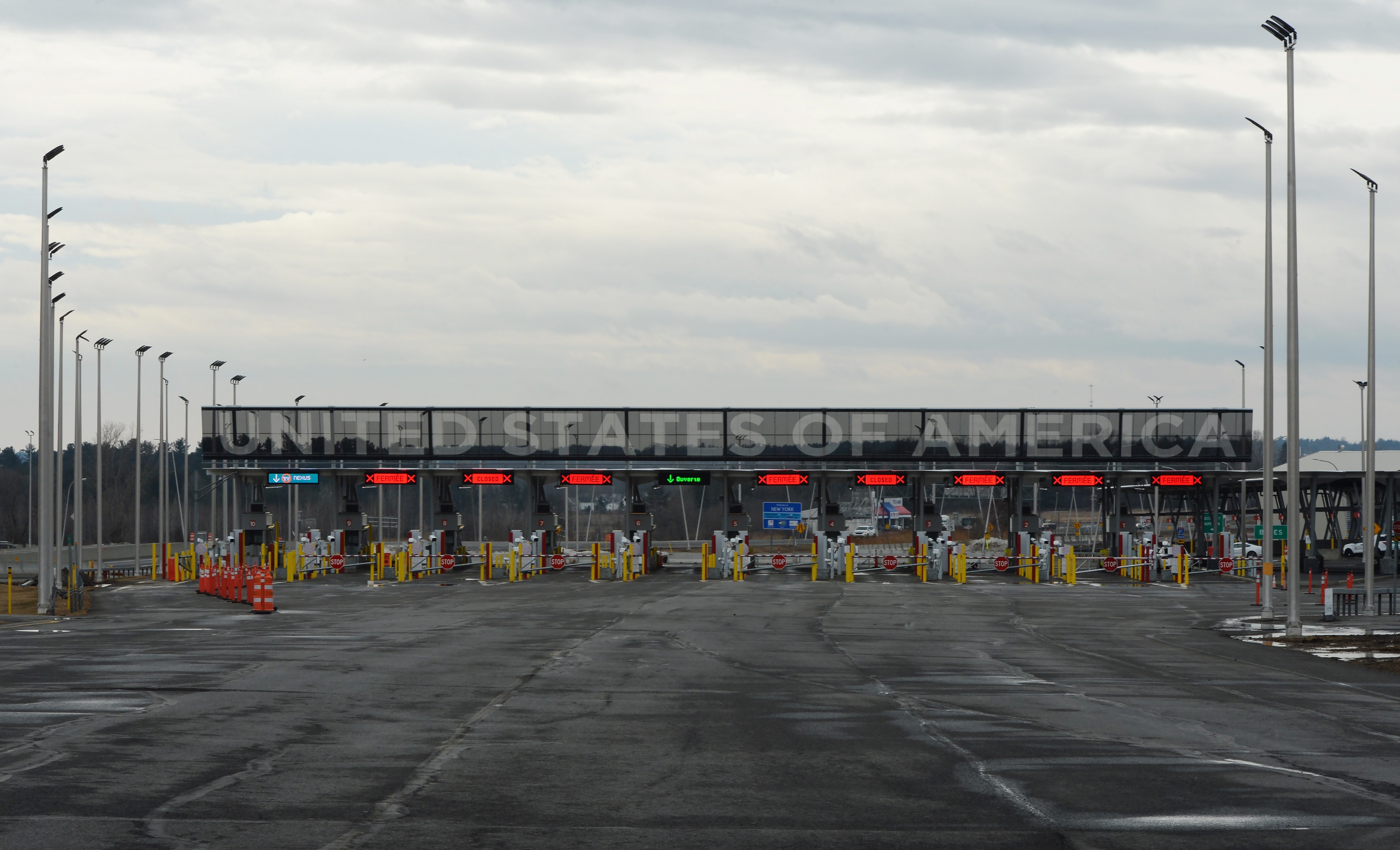 Canada-U.S. border likely to stay closed for-at least ...