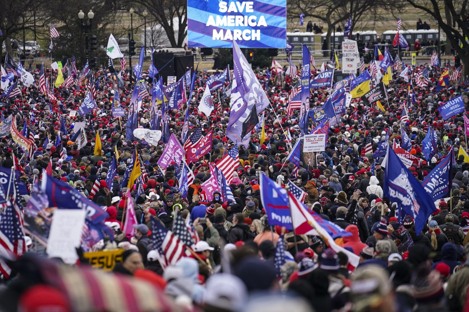 Trump supporters gather on the Washington Monument grounds in a rally – RCI | English