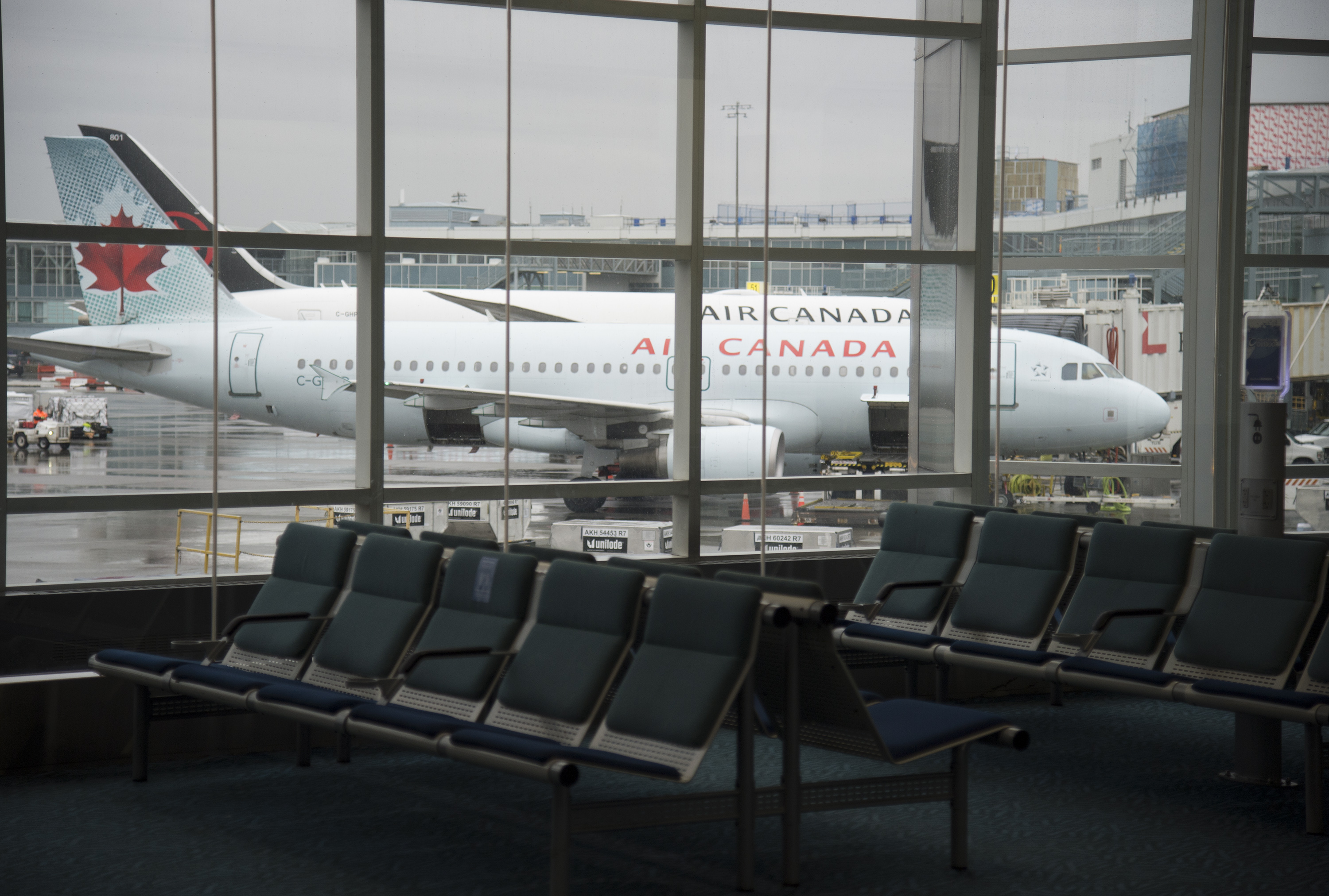 Ottawa and Air Canada sign massive financial deal to try to salve 2020