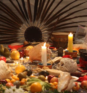 Altar para celebrar el Día de los Muertos. Foto: Jesús Mora