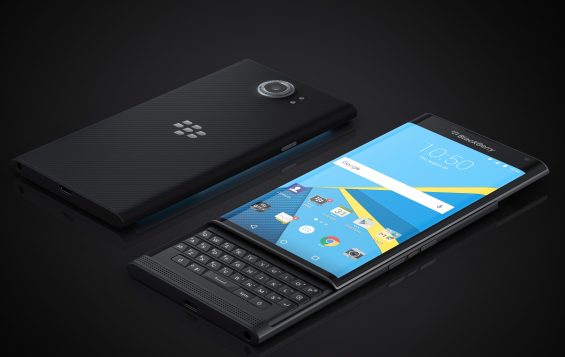 El nuevo modelo, el BlackBerry "Priv". (Blackberry via AP)
