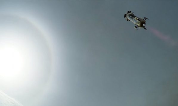 El "New Shepard" aterrizando luego de su paseo suborbital. Youtube / Blue Origin