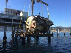 La capsula está siendo sumergida en la costa de California. /microsoft.com/natick/