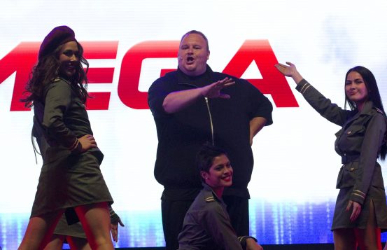 Dotcom en el lanzamiento de su anterior proyecto, MEGA, en su mansión en Coatsville, Auckland. REUTERS/Nigel Marple 
