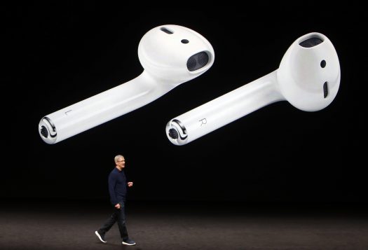 Los nuevos AirPods de Apple presentados durante el evento mediatio de Apple en San Francisco, California, U.S. el 7 de Septiembre de 2016. REUTERS/Beck Diefenbach