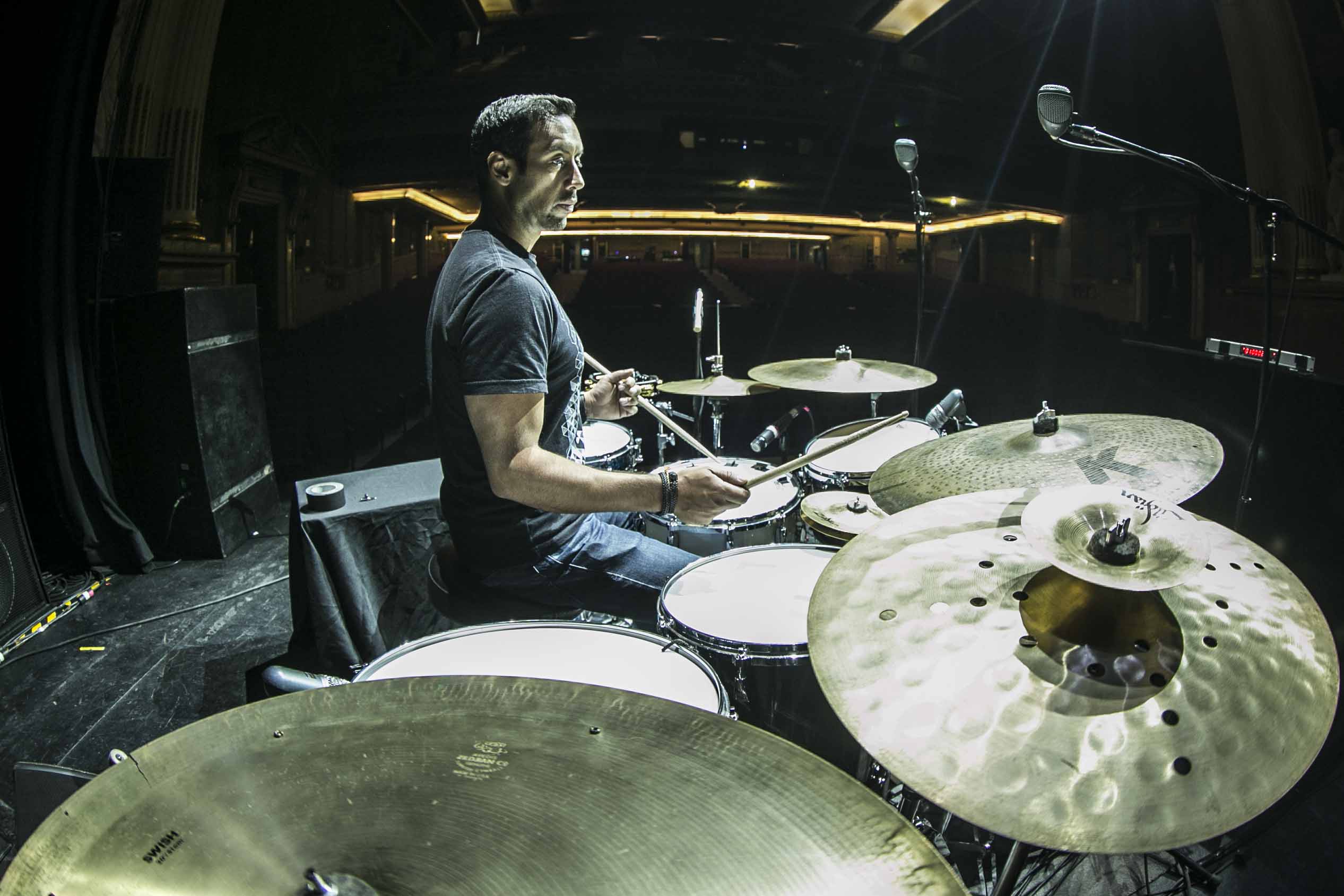 El gran baterista de jazz Antonio Sánchez tocará la música de Birdman en Vancouver RCI Español