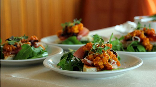 Cloudberries (hjortron) are a delicacy, but only grow in hard-to-reach northern swamps. Image from sverigesradio.se 