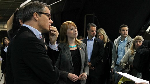 Göran Hägglund (Christian Democrats) and Annie Lööf (Centre Party) listen to the mining company LKAB Wednesday. Photo: Alexander Linder/SR