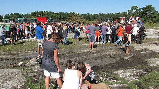 There have been demonstrations against the lime extraction. Photo: Lasse Ahnell/SR Gotland.