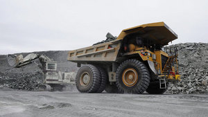 Gold miners work in the open pit mine at Agnico-Eagle's Meadowbank site in 2011. The mine is situated 75 km north of Baker Lake, Nunavut. (Sean Kilpatrick/The Canadian Press)