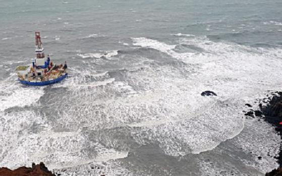 Shell Oil's drill rig Kulluk, grounded off Kodiak Island by an Arctic storm it was supposed to be built to withstand. Alaska Dispatch. 