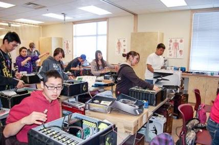 RANSEP students at Bethel's Yuut Elitnaurviat working on a computer build. Photo courtesy Yuut Elitnaurviat, Alaska Dispatch. 