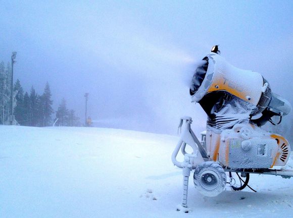 A snow cannon bursts into action on Levi's Black World Cup piste. Image: Levi Ski Resort. Yle.fi