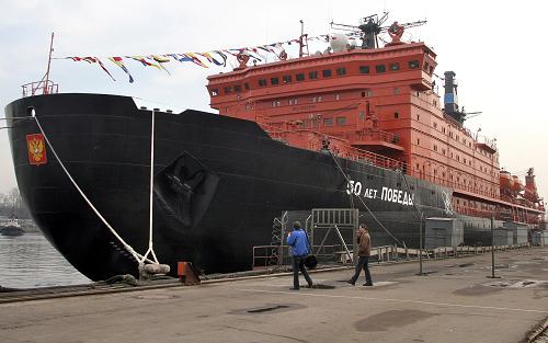 Russian nuclear icebreaker "50 Years of the Victory". The country is now planning to build the world's biggest nuclear-powered icebreaker to be completed in 2017. Photo: AFP / INTERPRESS / ALEXANDER DROZDOV