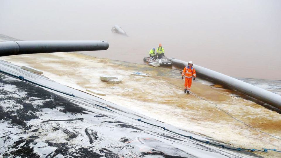 Workers are scrambling to contain a new leak at the Talvivaara mine. (Heikki Rönty/Yle)  