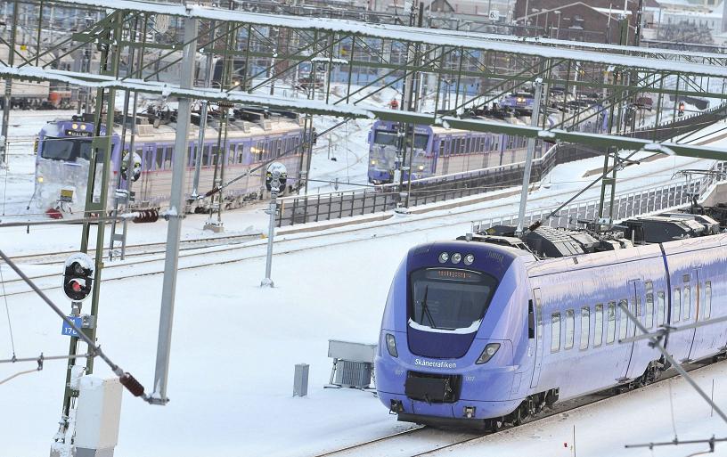 Trains stopped during 2010 storm in southern Sweden. This year, train service has been disrupted in the country's North. AFP PHOTO / SCANPIX  