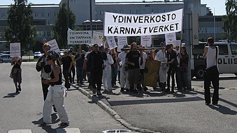 An anti-nuclear energy demonstration in Kemi last summer. Image: Perämeri, YLE. An anti-nuclear energy demonstration in Kemi last summer. Image: Perämeri, YLE.