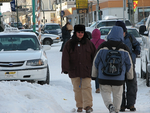 Yellowknife_street_in_winter